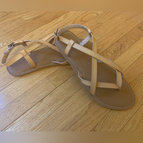 NWOT Tan Sandals - Picture 11 of 16